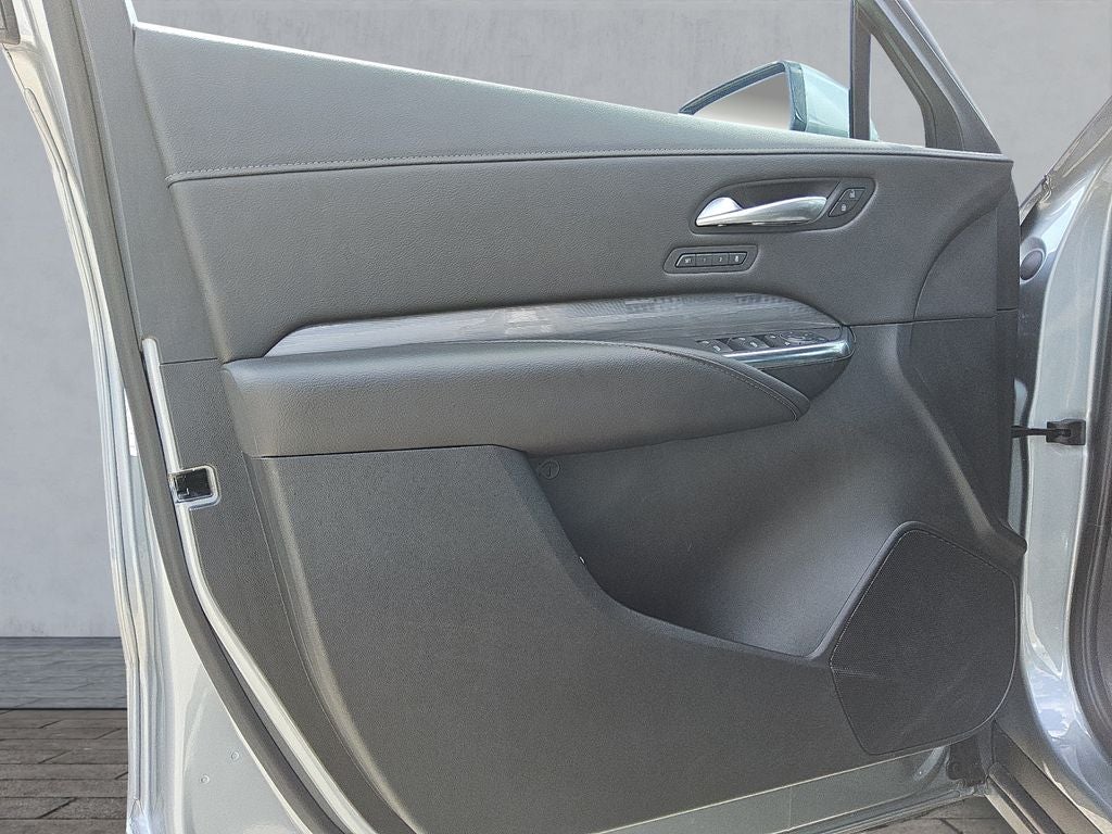 2025 Cadillac XT4 FWD Premium Luxury