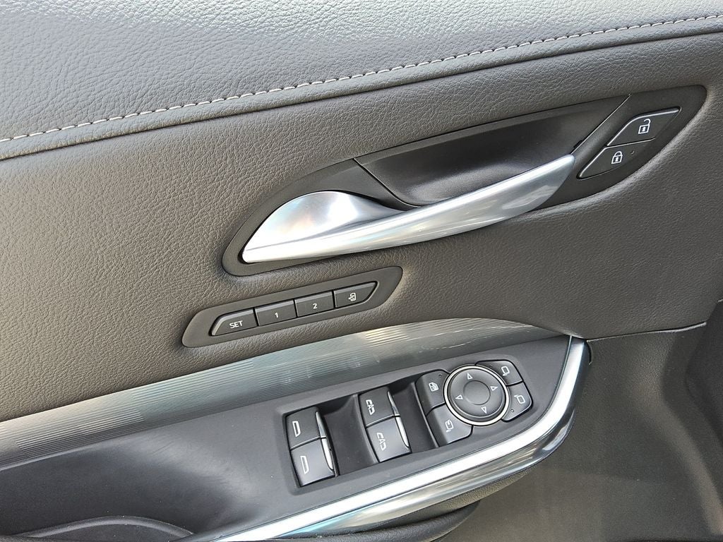 2025 Cadillac XT4 FWD Premium Luxury