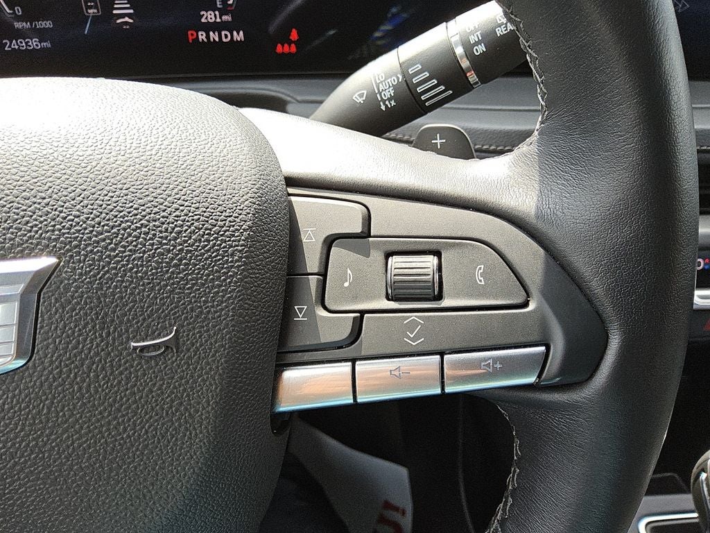 2025 Cadillac XT4 FWD Premium Luxury