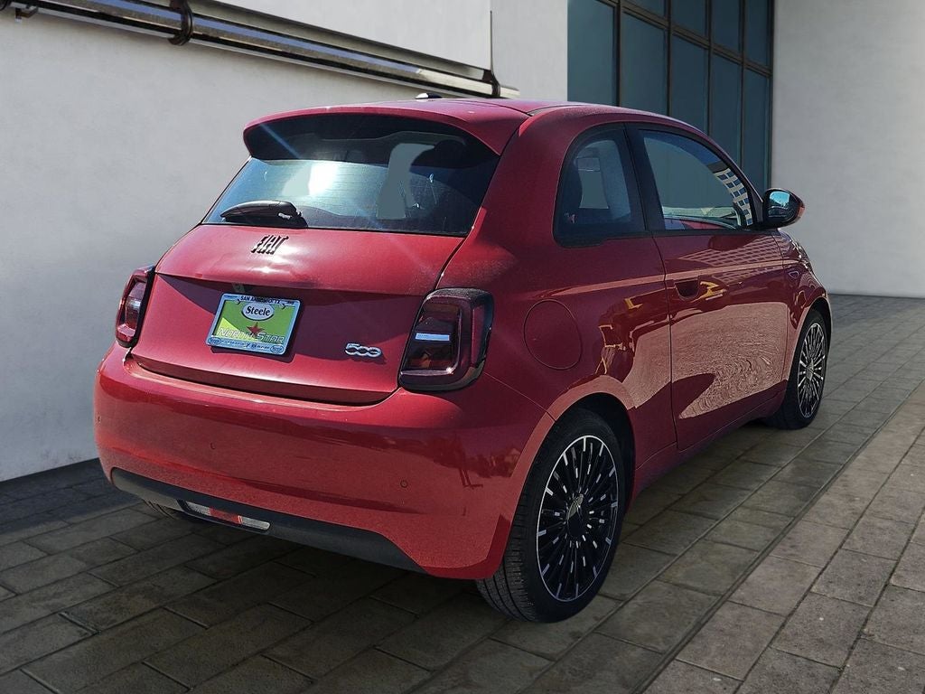 2024 FIAT 500e INSPI(RED) FWD