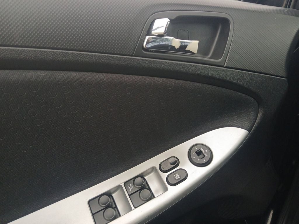 2012 Hyundai ACCENT SE
