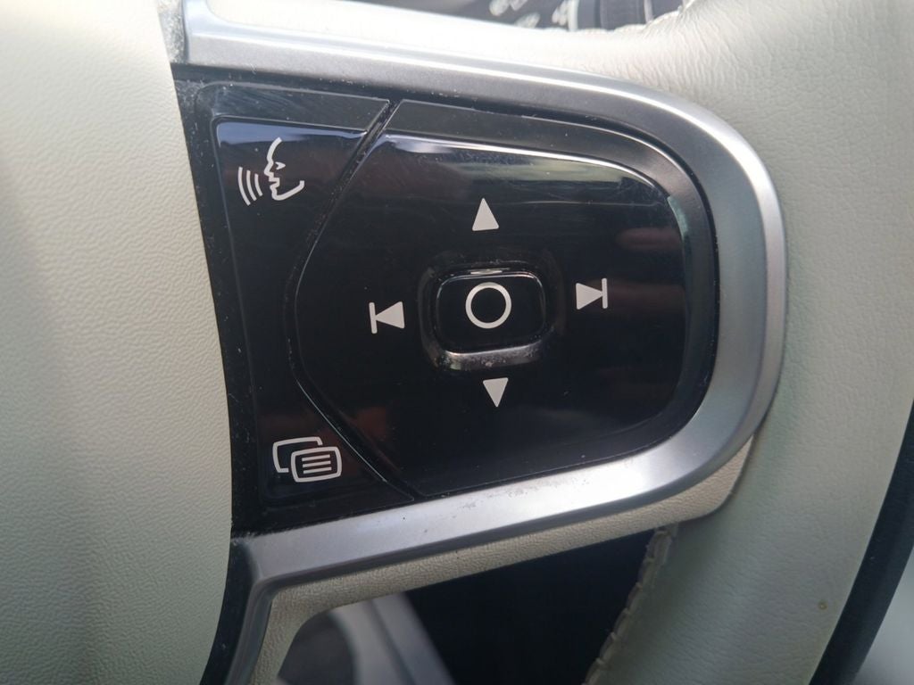 2019 Volvo XC90 T5 Momentum