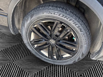 2022 Volkswagen Tiguan SE R-Line Black