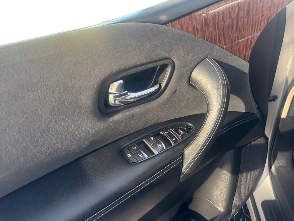 2017 Nissan Armada SV