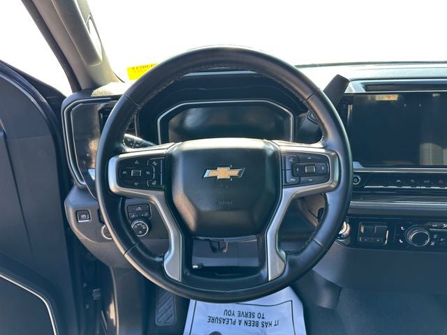 2023 Chevrolet Silverado 1500 4WD Crew Cab Standard Bed LT