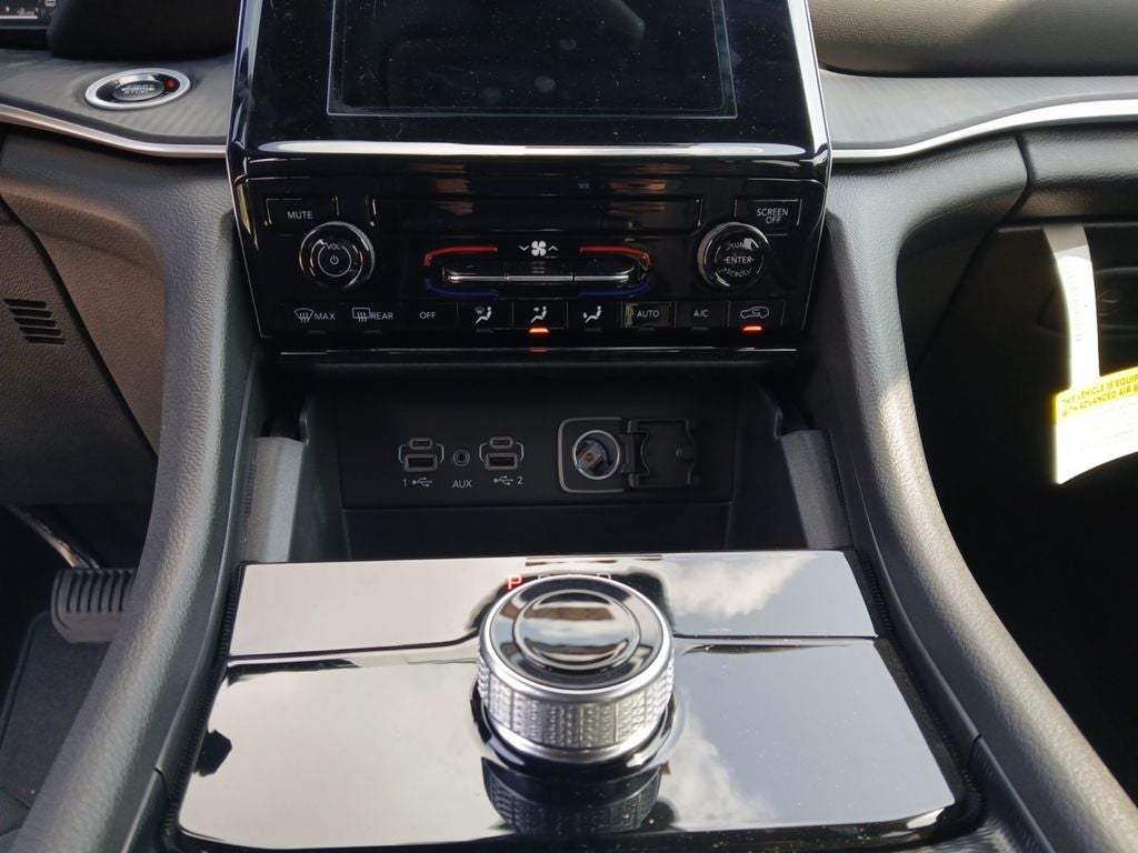 2024 Jeep Grand Cherokee Laredo X 4x2