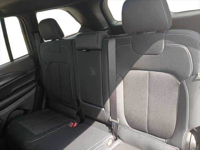 2024 Jeep Grand Cherokee GRAND CHEROKEE LAREDO X 4X4