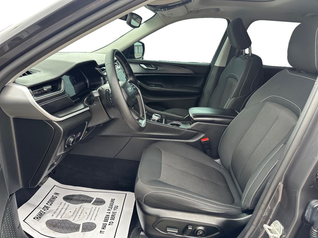 2024 Jeep Grand Cherokee L Laredo X 4x4