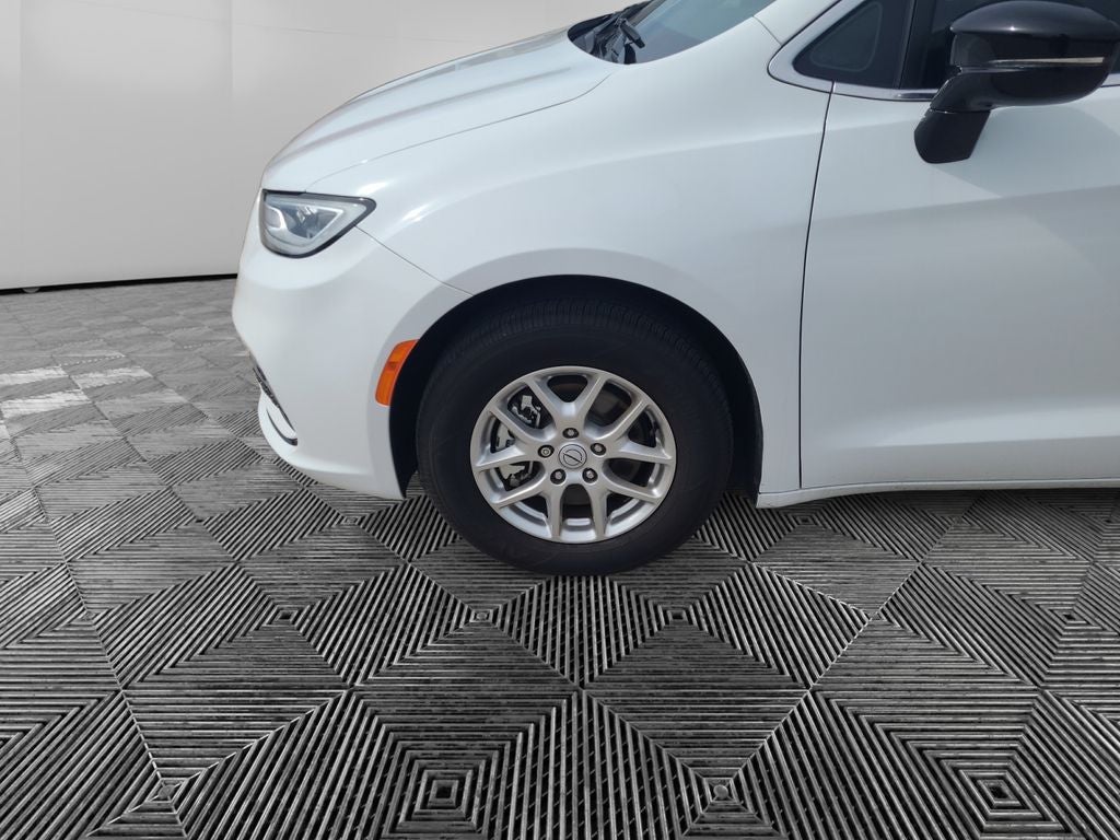 2025 Chrysler Pacifica PACIFICA SELECT