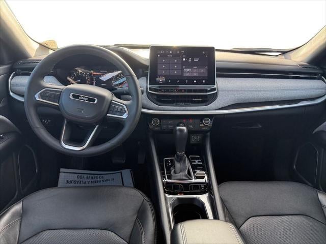 2023 Jeep Compass Latitude Lux FWD