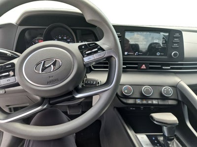 2022 Hyundai ELANTRA SE