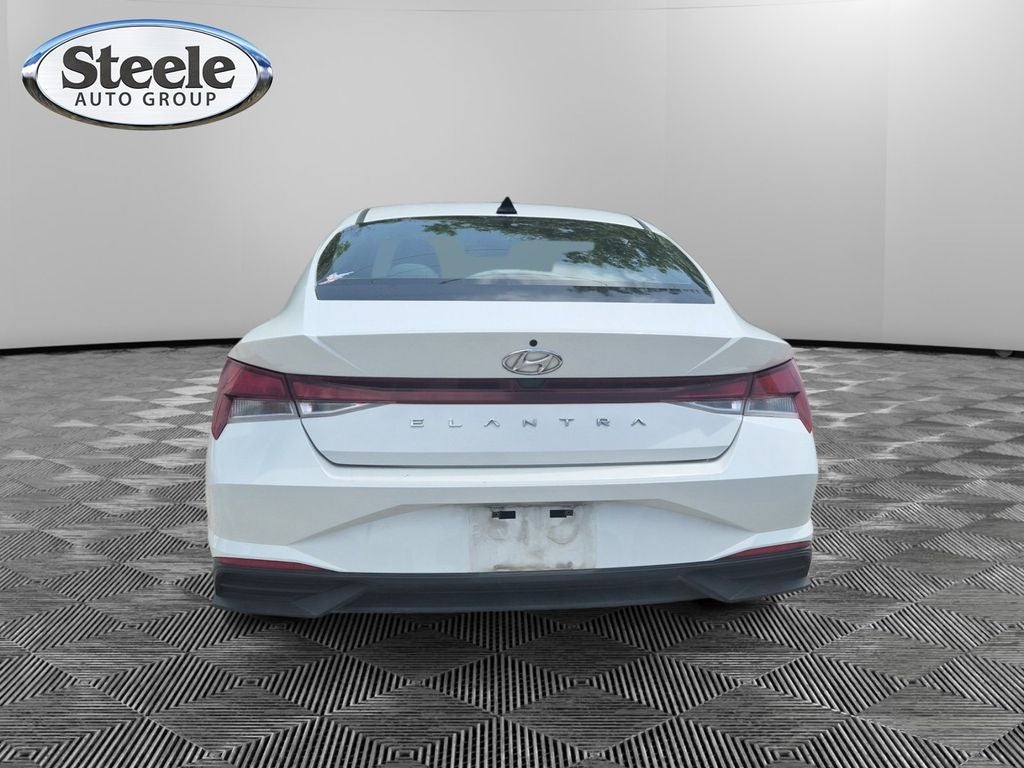 2022 Hyundai ELANTRA SE
