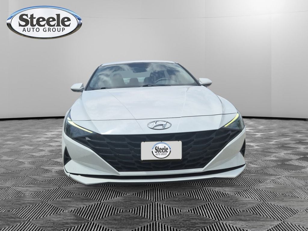2022 Hyundai ELANTRA SE