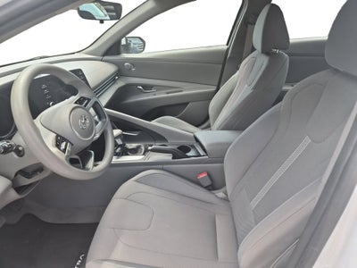 2022 Hyundai ELANTRA SE