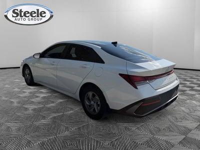 2024 Hyundai ELANTRA SE