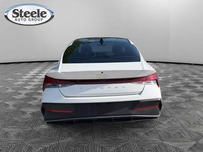 2024 Hyundai ELANTRA SE