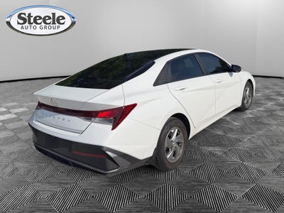 2024 Hyundai ELANTRA SE