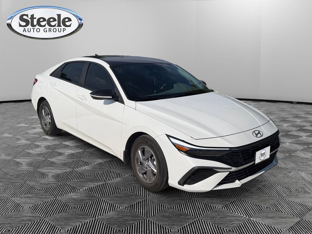 2024 Hyundai ELANTRA SE