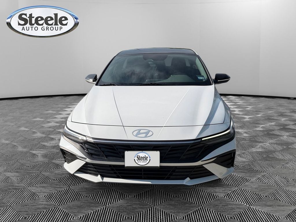 2024 Hyundai ELANTRA SE