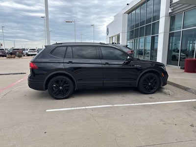 2022 Volkswagen Tiguan 2.0T SE R-Line Black